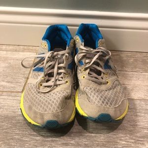 730 New Balance Athletic shoes - size 9